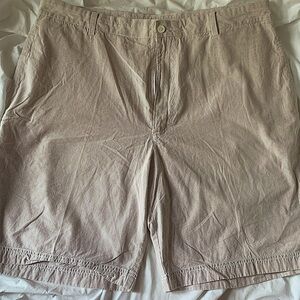 Roundtree & Yorke Seersucker Shorts. 40” Waist. Excellent Condition!!!